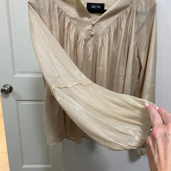 Brand new Champagne v-front satin blouse- perfect for a night out! - Picture 4 of 8